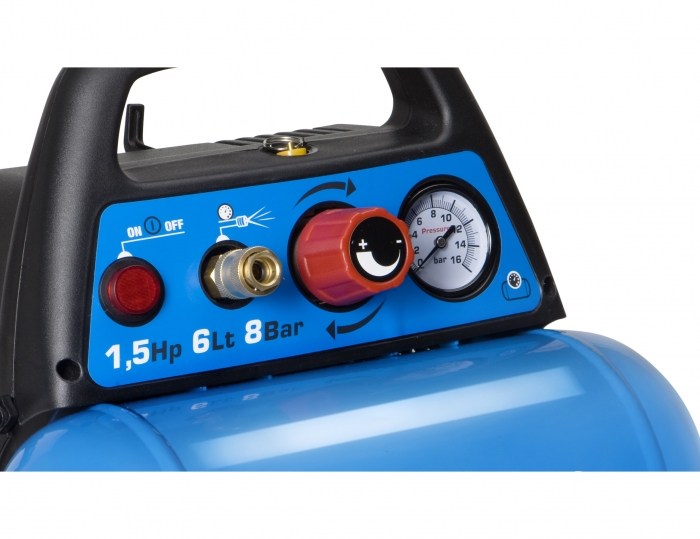 Panel de control de fácil lectura, uso sencillo gracias a su regulador por puntos y el interruptor ON/OFF.