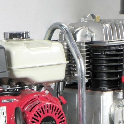 
	Motor de explosion HONDA conforme a las mas severa normativas de emisiones.

