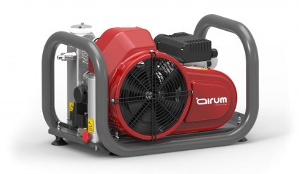 El compresor está equipado con un filtro y un separador. Además del separador, la máquina dispone de un filtro que garantiza la calidad del aire respirable conforme a la norma UNI EN 12021: 2014.
