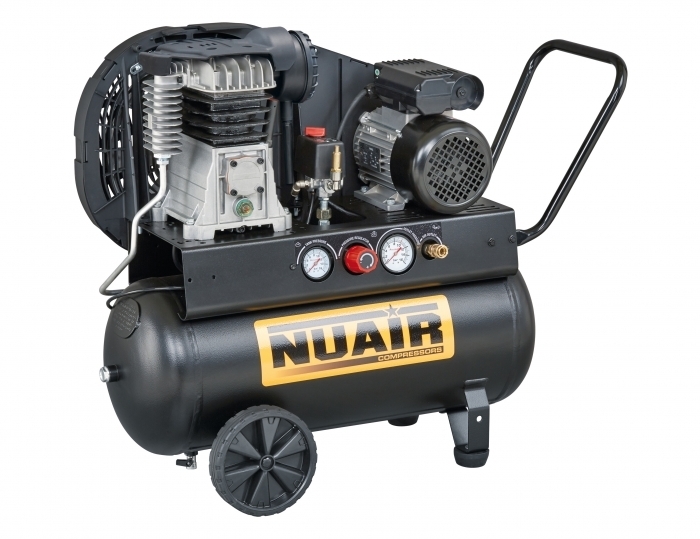 “LINHA TECH-PRO”: Um novo filtro de admissão patenteado e de grandes dimensões, combinado com uma nova geração de placas de válvulas, reduz o ruído e otimiza o desempenho do compressor. Um cárter de grandes dimensões garante uma excelente lubrificação. Uma pega robusta, fixa e inclinada facilita o transporte. Um coletor de refrigeração também está incluído.