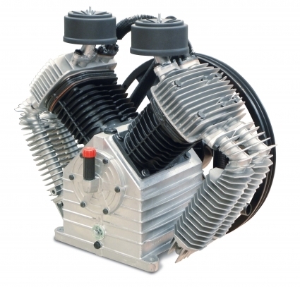 COMPRESSOR DE DOIS ESTÁGIOS EM FORMATO DE V: Adequado para um funcionamento contínuo, potente, fiável e de elevada exigência. Elevado desempenho e longa vida útil. Vibrações mínimas devido à sua menor velocidade de rotação, o que reduz o ruído. Desempenho melhorado graças ao aumento da entrada de ar e da eficiência volumétrica, colocando estes compressores no topo da sua categoria.
