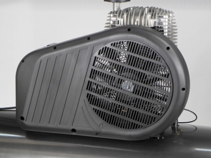 
	
		Robusto protector de correas de plastico que protege todas las partes en movimiento y gracias a su dise&ntilde;o incrementa la ventilacion sobre el cabezal.


	&nbsp;
