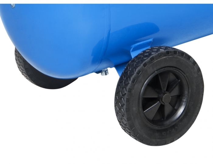Rodas grandes para facilitar o transporte do equipamento.